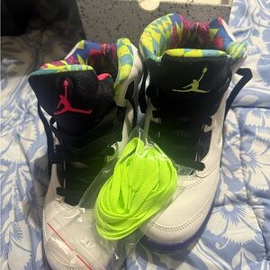 Jordan Air Retro 5 (GS) DB3024 100 Sneakers in White and Purple green neon